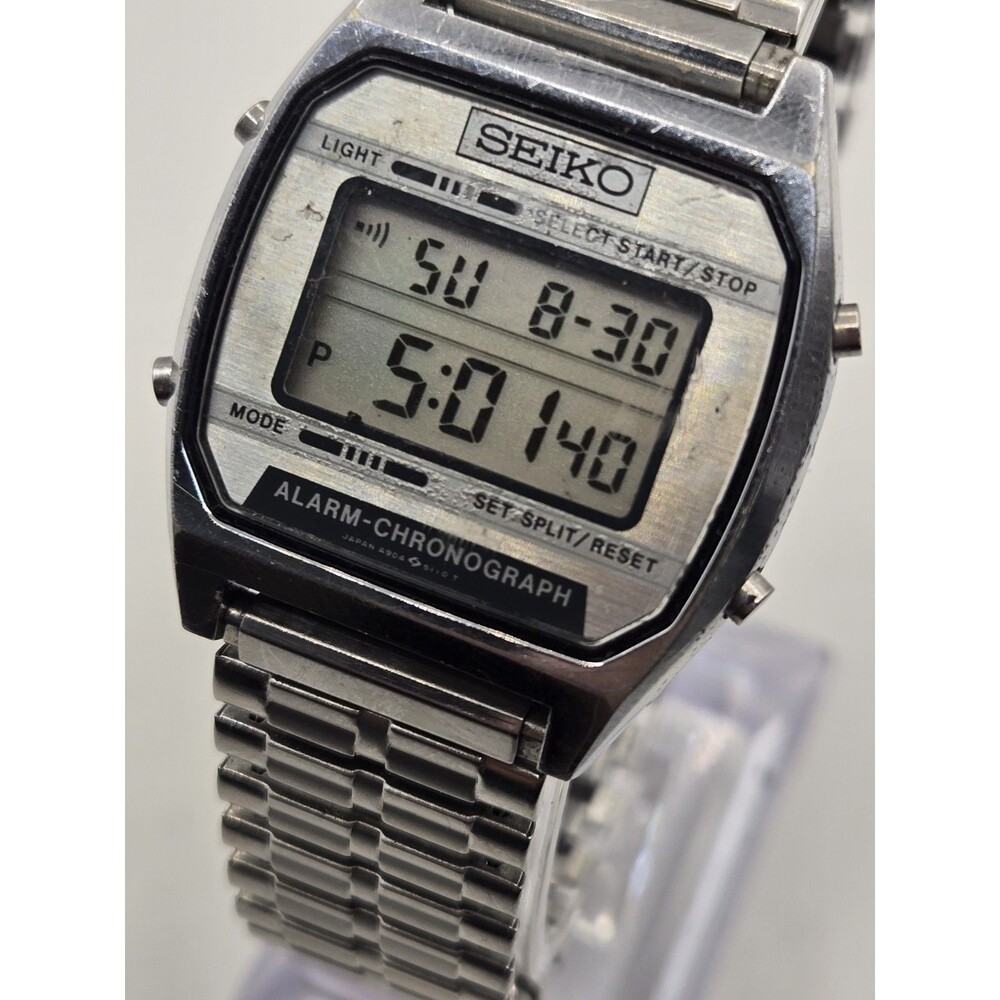 Vintage Seiko A904-5199 Digital Watch Alarm Chrono. Light. 33mm. New Battery.